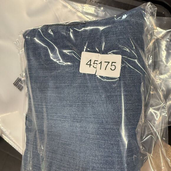 Rock & Republic Shorts Women 14 Blue Denim Medium Wash Cut Off High Rise Pockets - Picture 9 of 9